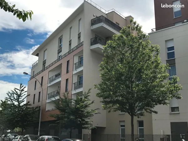 2 Pièces Bagnolet. Résidence récente bien entretenue