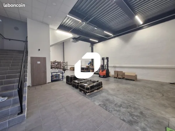 Local d'activité 285 m²