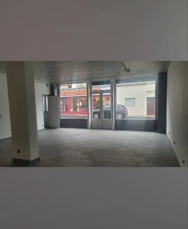 Joli local rénové avenue passante
