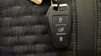 Peugeot 2008 1.2 PureTech 130ch S&S Roadtrip — photo 16