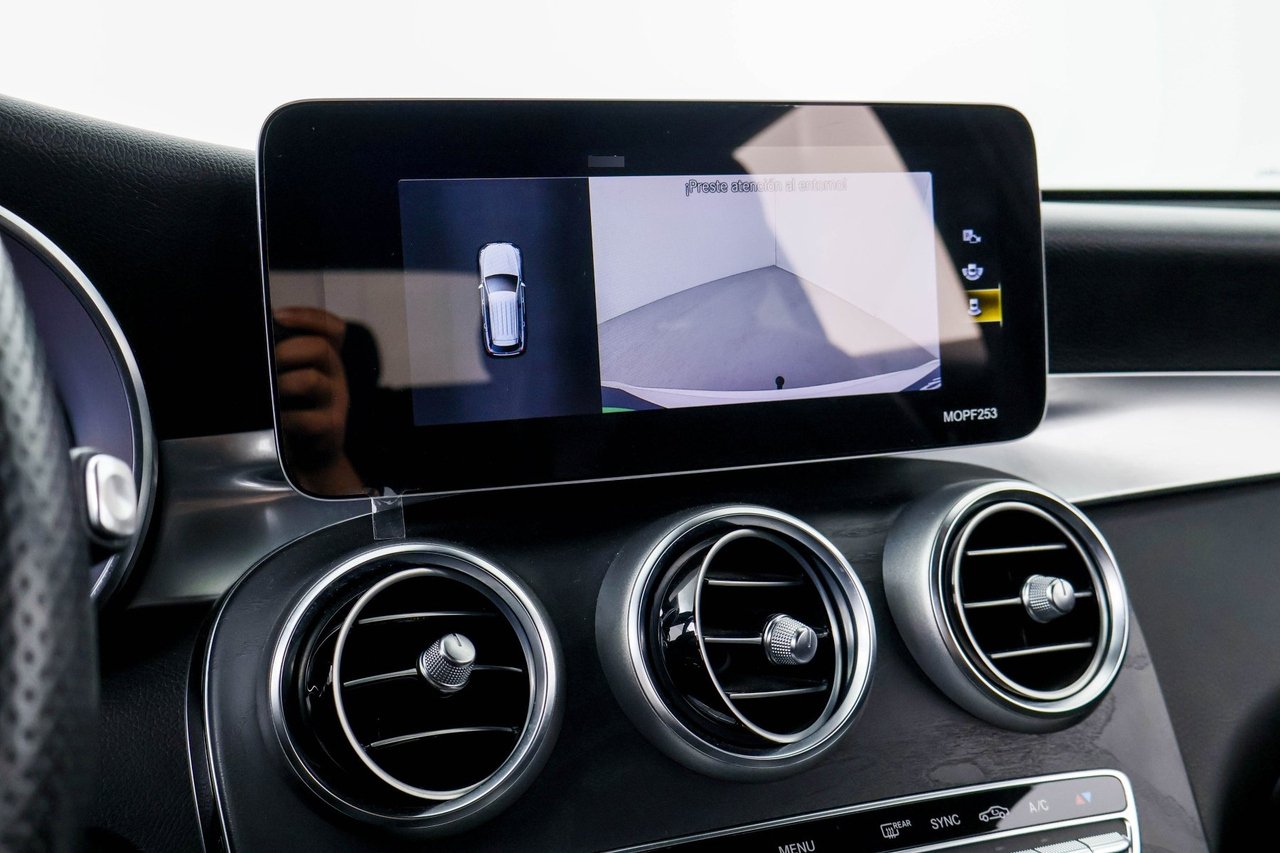 Mercedes GLC — photo 29