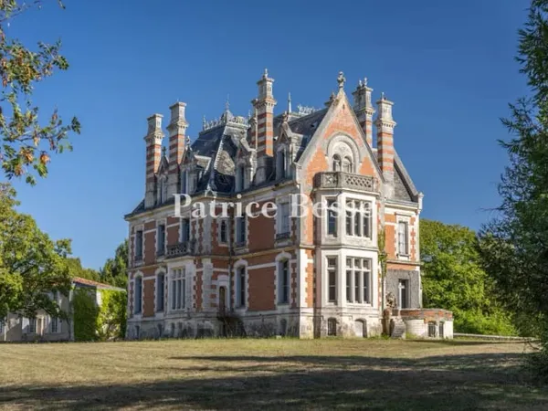 Château 29 pièces 1230 m²