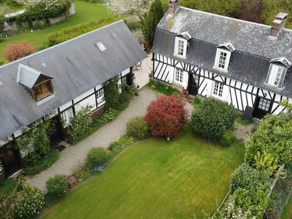 Maison 6 pièces 200 m²