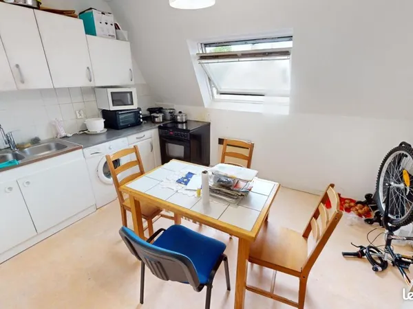 Chambre 5 pièces 65 m²