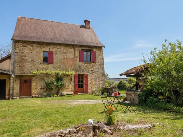Ferme du XVI° restaurée et sa grange en pierre au calme avec vue