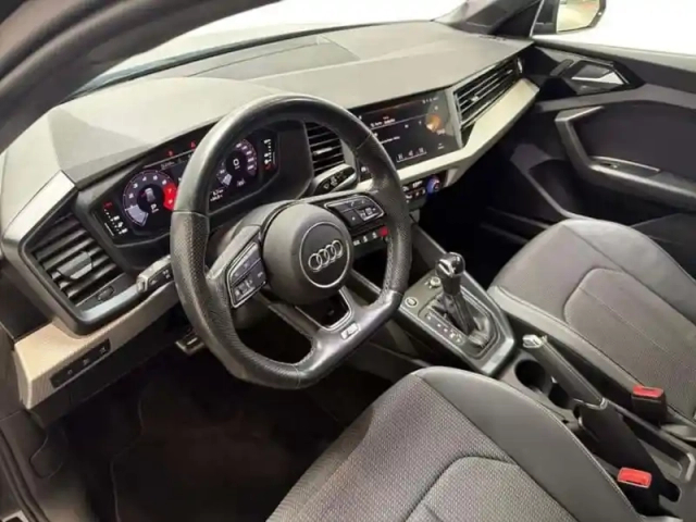 Audi A1 30 tfsi 110 ch s tronic 7 s line — photo 9