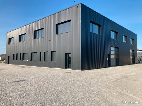 Local d'activité de 280 m2 NORT-SUR-ERDRE