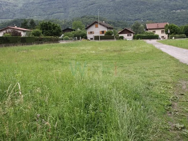 Terrain constructible LA BATHIE