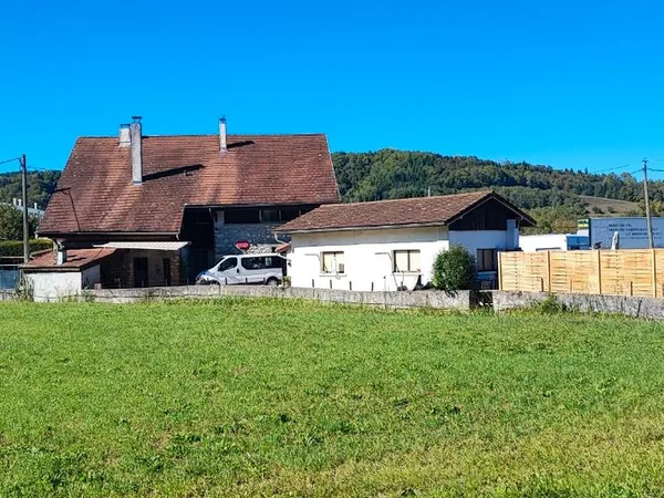 Belle maison en pierre et bois