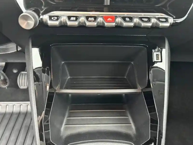 Peugeot 208 puretech 75 s&amp;s bvm5 — photo 48