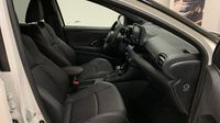 Toyota Yaris 116h Collection 5p — photo 15