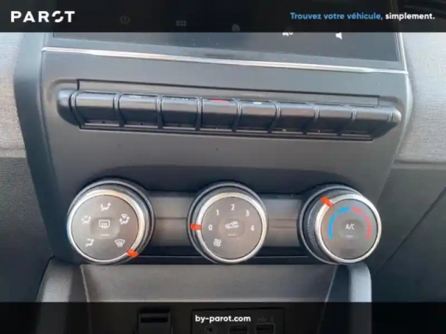 Renault Clio 1.5 blue dci 100ch evolution - 24 — photo 5