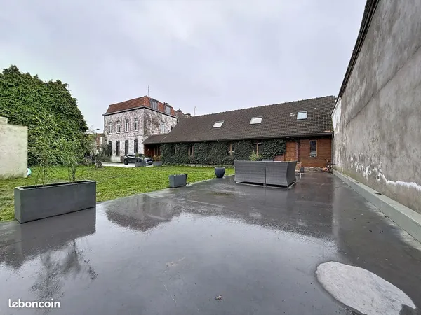 Maison 9 pièces 340 m²