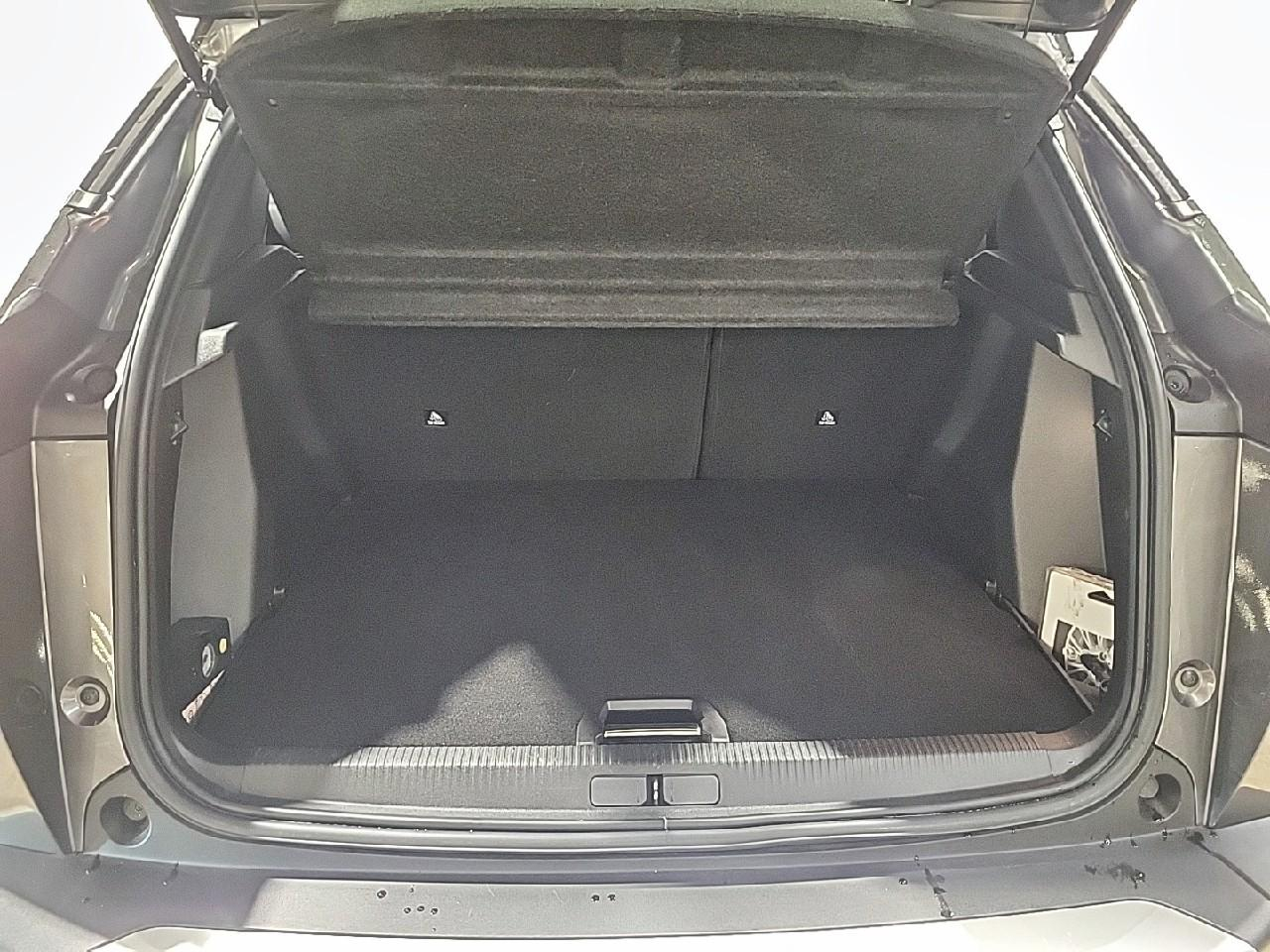 Peugeot 2008 puretech 130 s&s eat8 gt — photo 14