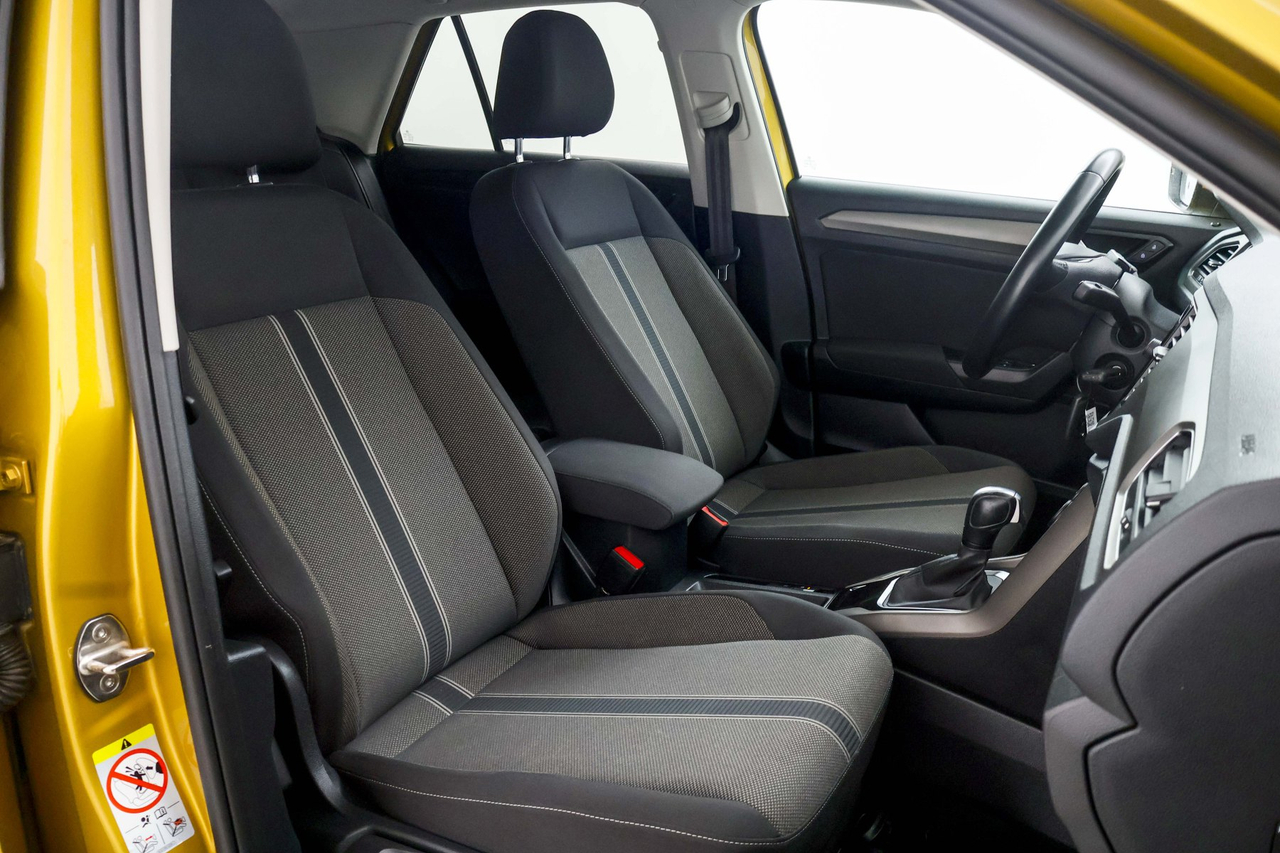 Volkswagen T-Roc — photo 14