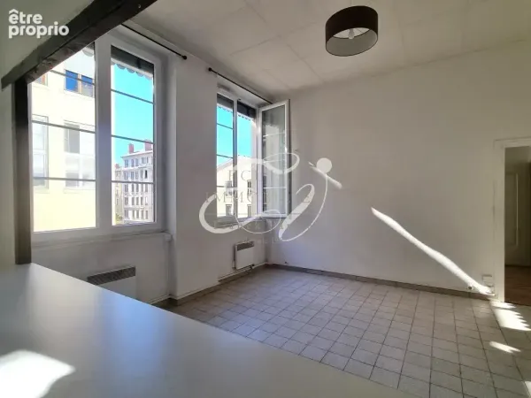 Vente lyon 69004 - croix rousse proche hopital canut 59m2 possible t3 a fort potentiel