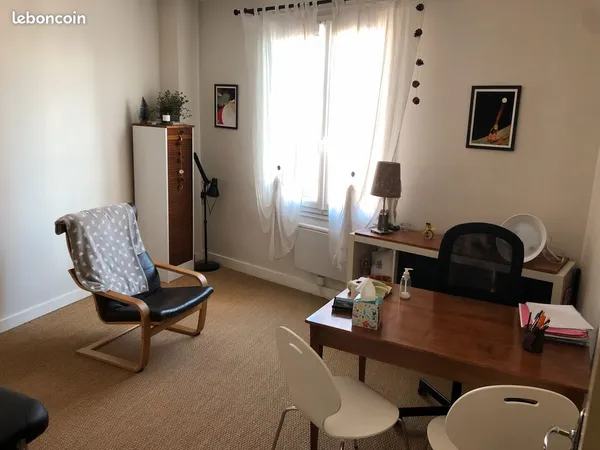 Bureau professionnel 18 m² - Cournon-d'Auvergne - Idéal praticiens et indépendants