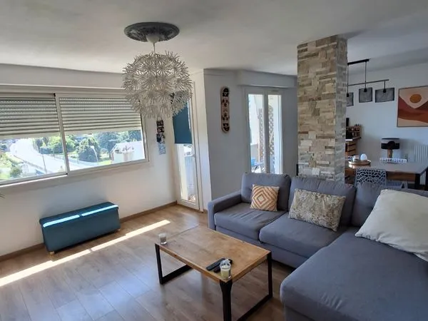 JURANÇON CENTRE - T3 BIS 78 m2 RÉNOVÉ - VUE PYRÉNÉES & CHATEAU DE PAU