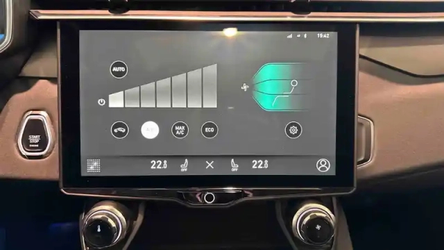 Lynk&Amp;Co 01 1.5 phev 261 ch dcth7 — photo 26