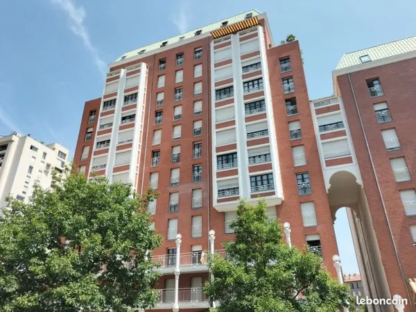 Studio Meublé dans copropriété sécurisée Quartier Centre Deux Bicentenaire