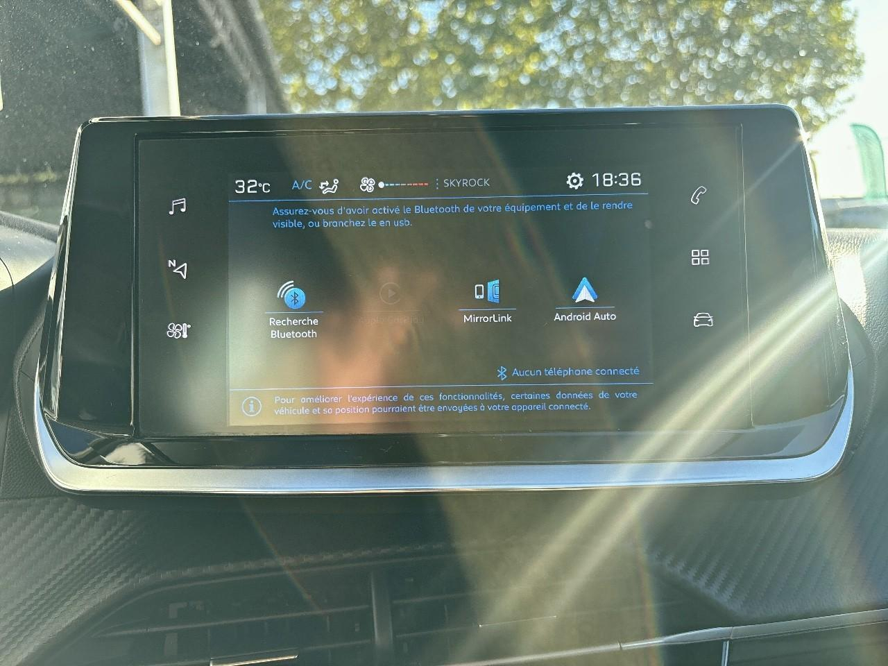 Peugeot 208 puretech 75 s&s bvm5 active pack — photo 17