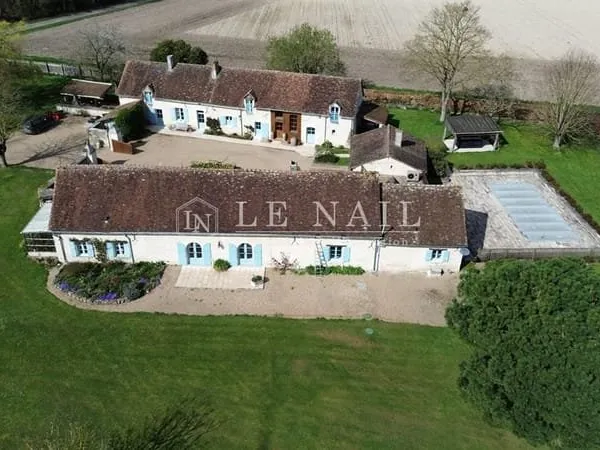 Ancien corps de ferme de caractère avec gîte, dans un parc d'env