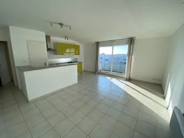 Appartement Concarneau 3 pièces 61 M² avec ascenseur, parking sous-sol, et balcon proche commodités