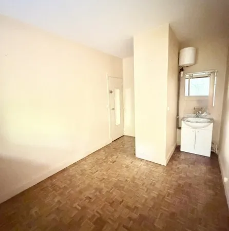 Chambre de service 1 pièce 10 m²