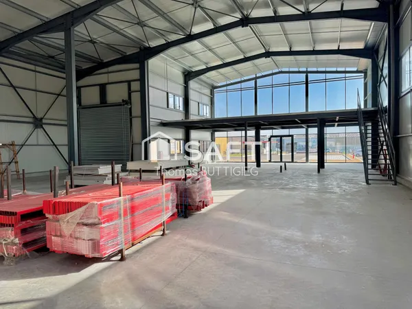 Local 800m2 Aigrefeuille-sur-Maine
