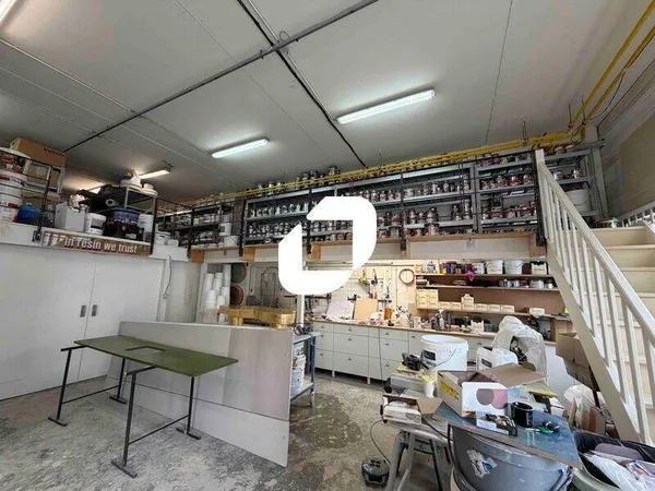 Local d'activité 310 m²