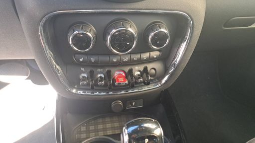 Mini Clubman 2.0 Cooper D 150 BVA - Chili – 2018 – 143405 km – Diesel – Boîte Automatique — photo 5