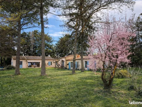 Authentique maison d'artisan plain pied Puyricard - Aix en Provence / terrain 5000m2 piscine vue sai