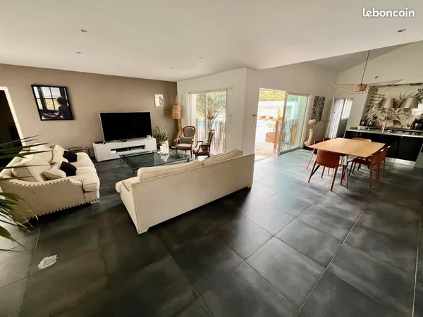 Maison 6 pièces 215 m²