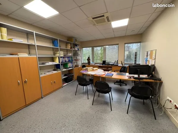 Bureaux 488 m²