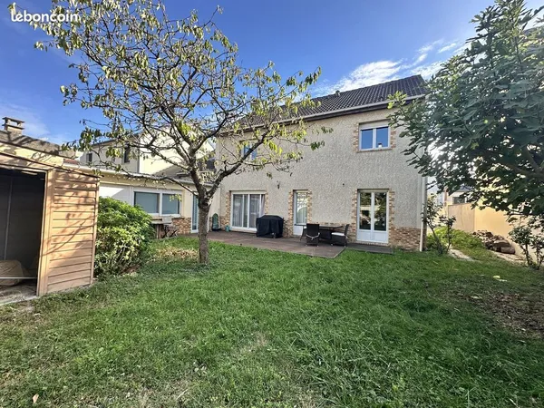 Pavillon 8 pièces 143 m²