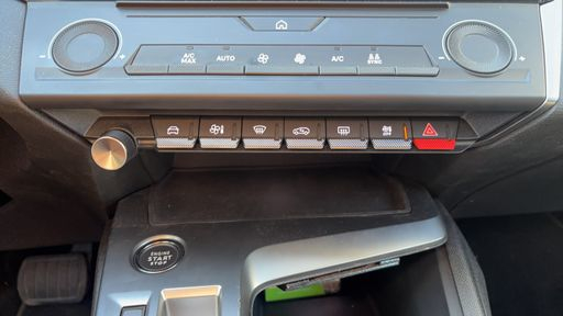 Peugeot 308 1.2 PureTech 130 EAT8 - Business – 2023 – 15167 km – Essence – Boîte Automatique — photo 3