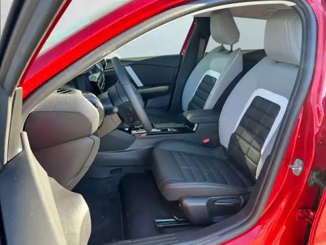 Citroën C4 e- 156 ch autonomie étendue — photo 7