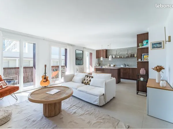 T3 77 m² - Terrasse - 4e étage avec ascenseur - 419 000