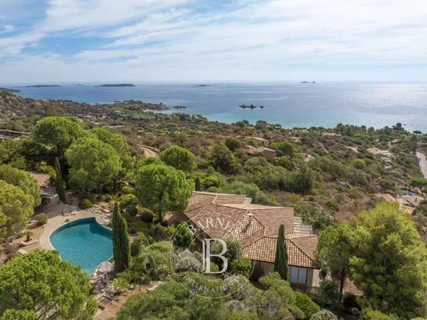 Villa 8 pièces 280 m²
