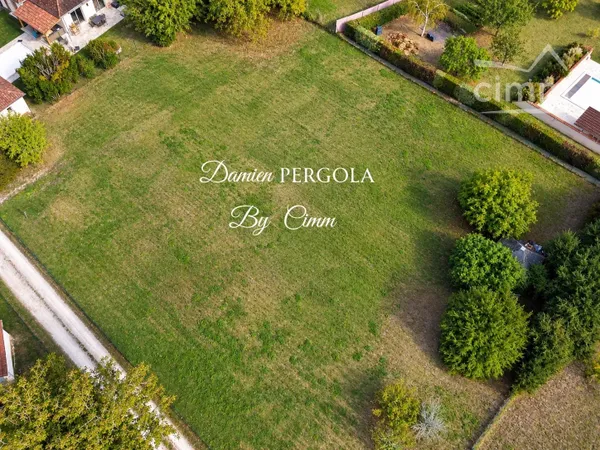 Montignac-Lascaux – 2 488 m² de terrain à proximité du centre-ville