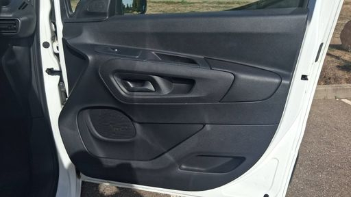 Peugeot Partner 1.2 PureTech 110 - Pro – 2021 – 19444 km – Essence – Boîte Manuelle — photo 25