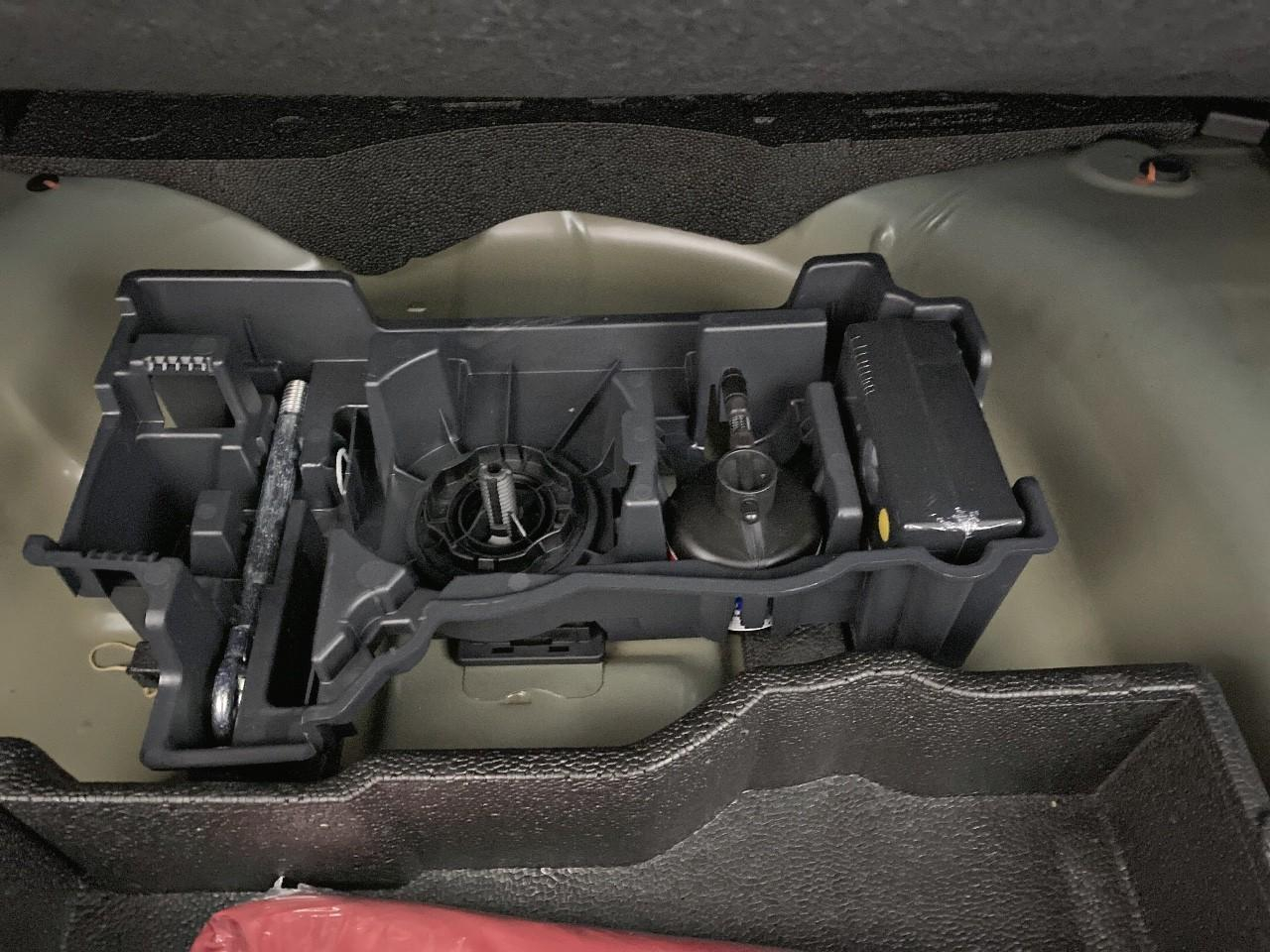 Peugeot 2008 hybrid 145 ch e-dcs6 allure — photo 16