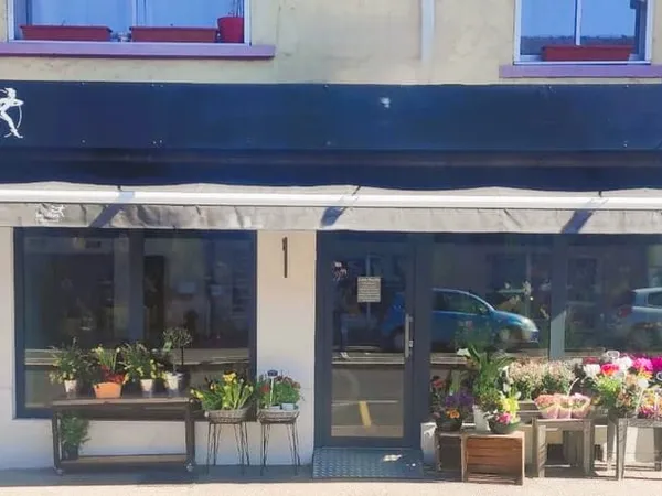 Fleuriste réputé depuis 40 ans - Belle rentabilité et cadre de vie agréable