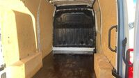Renault Master F3500 L2H2 2.3 Blue dCi 135ch Confort Euro6 — photo 10