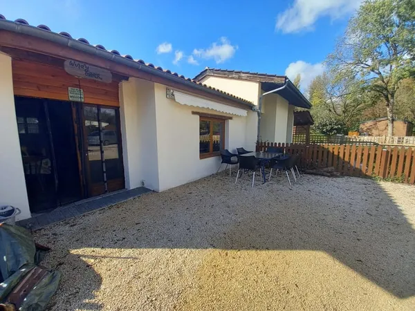 Maison dans résidence privée avec lac