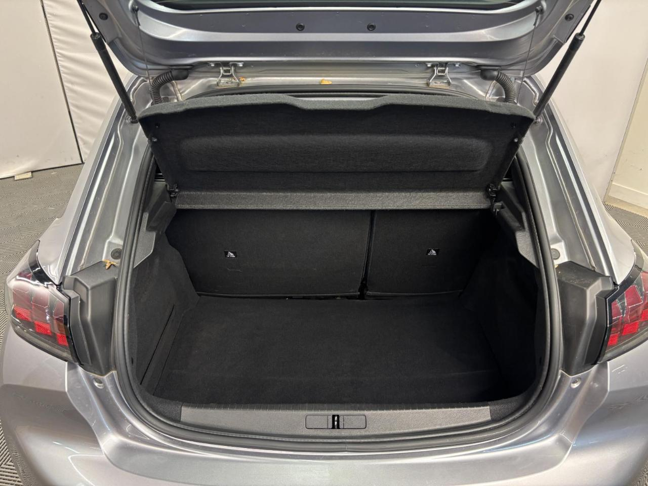 Peugeot 208 business puretech 75 s&s bvm5 active business — photo 6