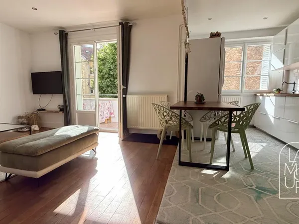 APPARTEMENT RENOVÉ AVEC BALCON - PLACE WILSON