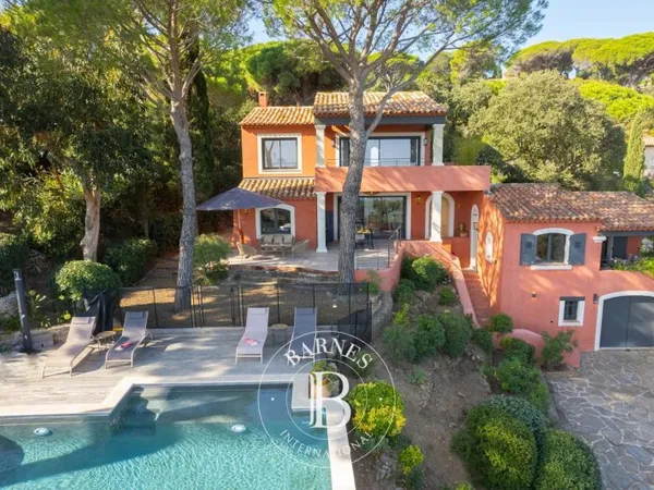 LOCATION SAISONNIÈRE - SAINTE-MAXIME - VILLA MODERNE VUE MER - 4 CHAMBRES