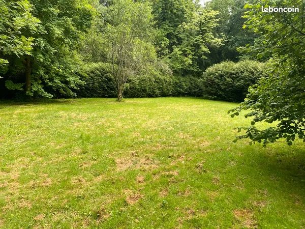 Santeny - route de marolles - terrain à bâtir viabilisé d'environ 1 200 m² - accès privé