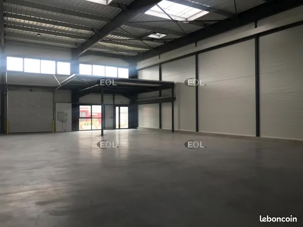 Local d'activité 292 m²